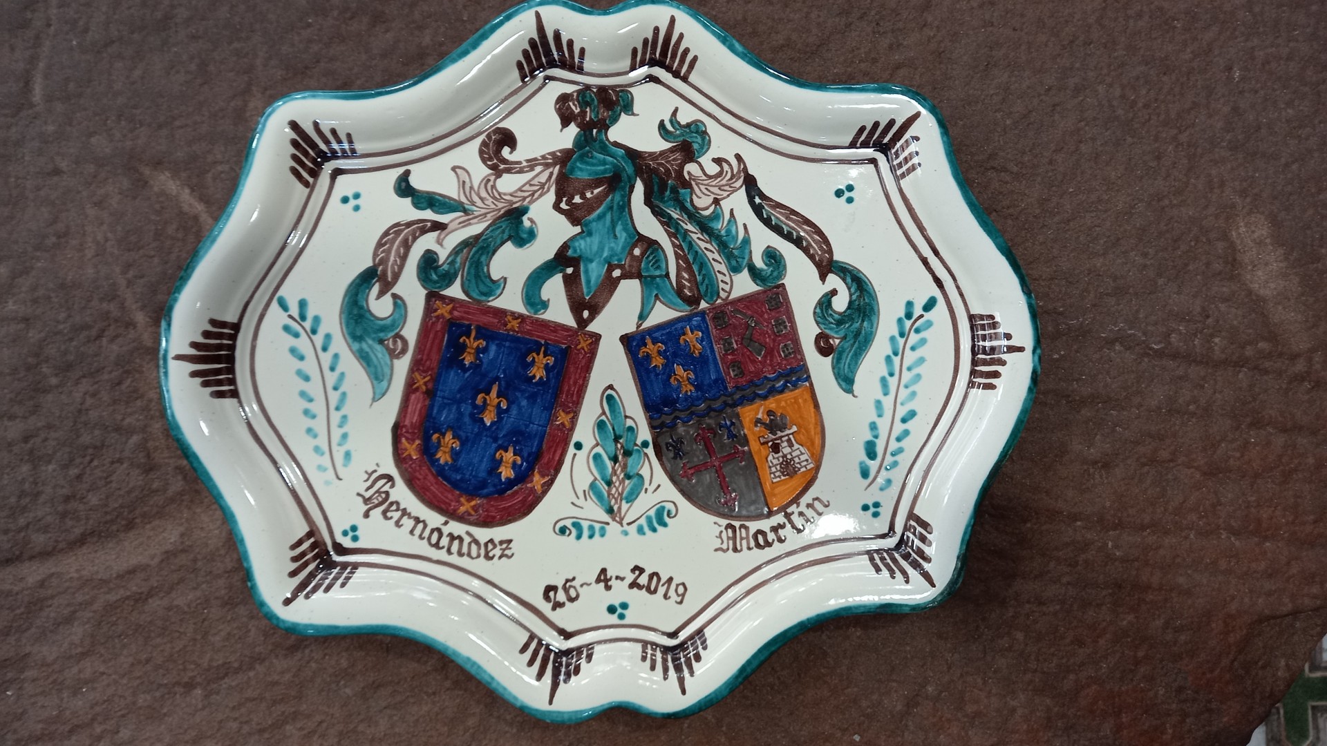 18_obsequios-personalizados-bandeja-heraldica-escudos-hernandez-martin.jpg