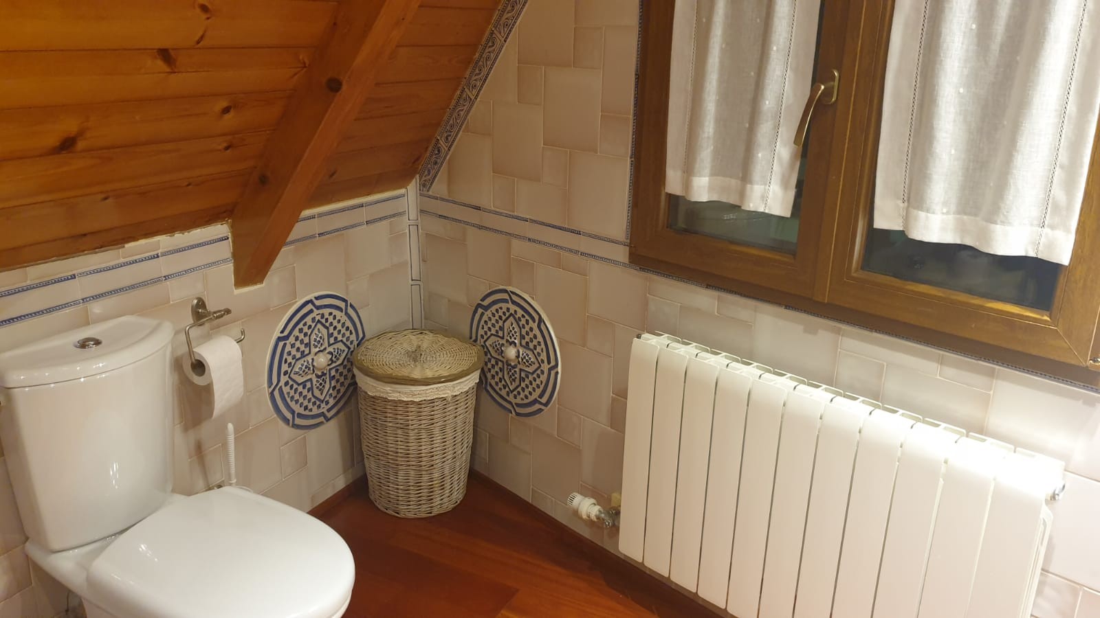 20_bano-montana-ceramica-azul-de-teruel-5.jpg